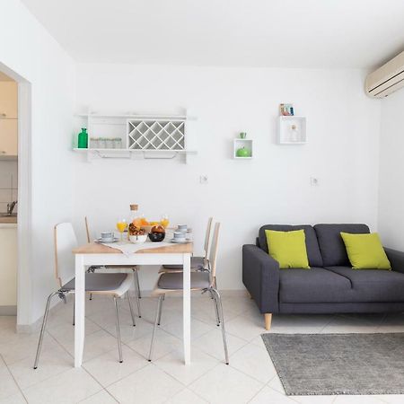 Castropola Apartment ภายนอก รูปภาพ