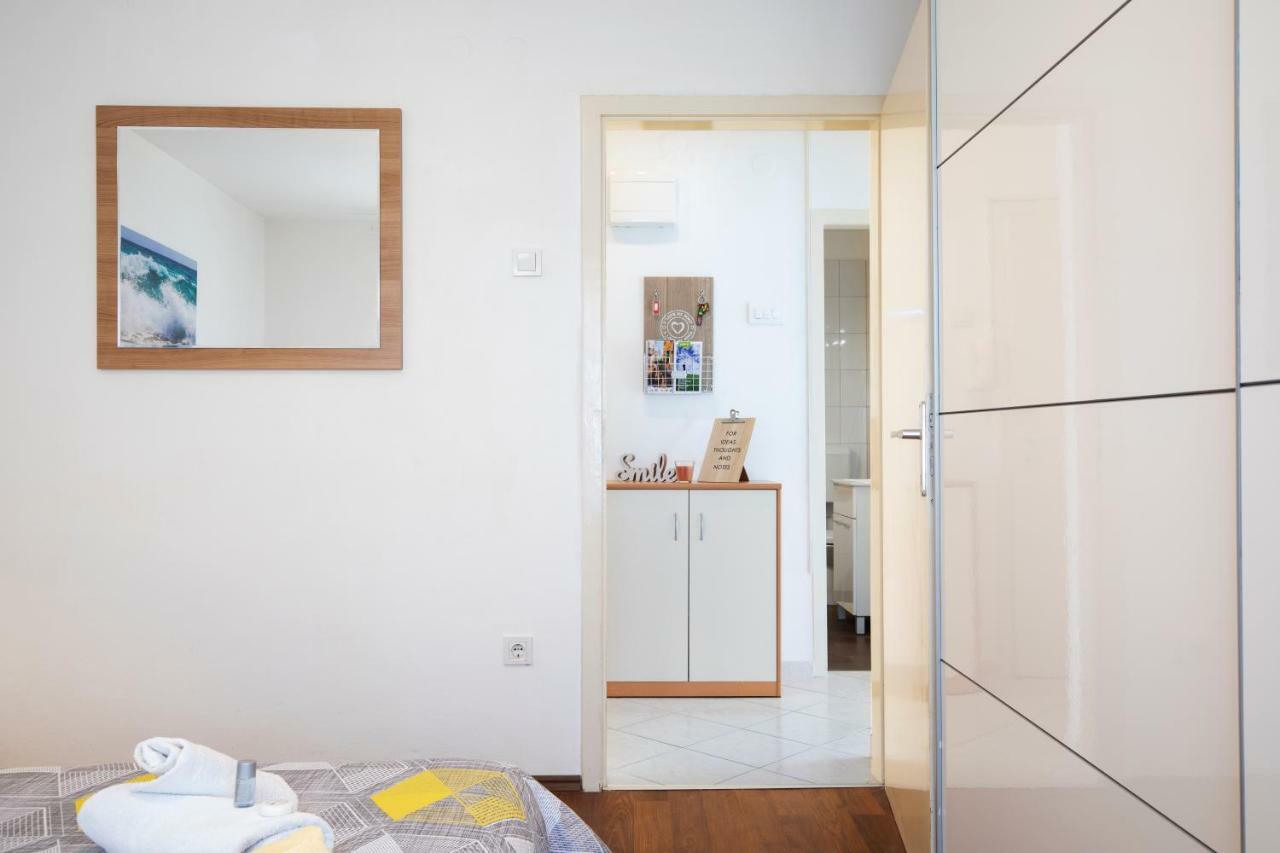 Castropola Apartment ภายนอก รูปภาพ