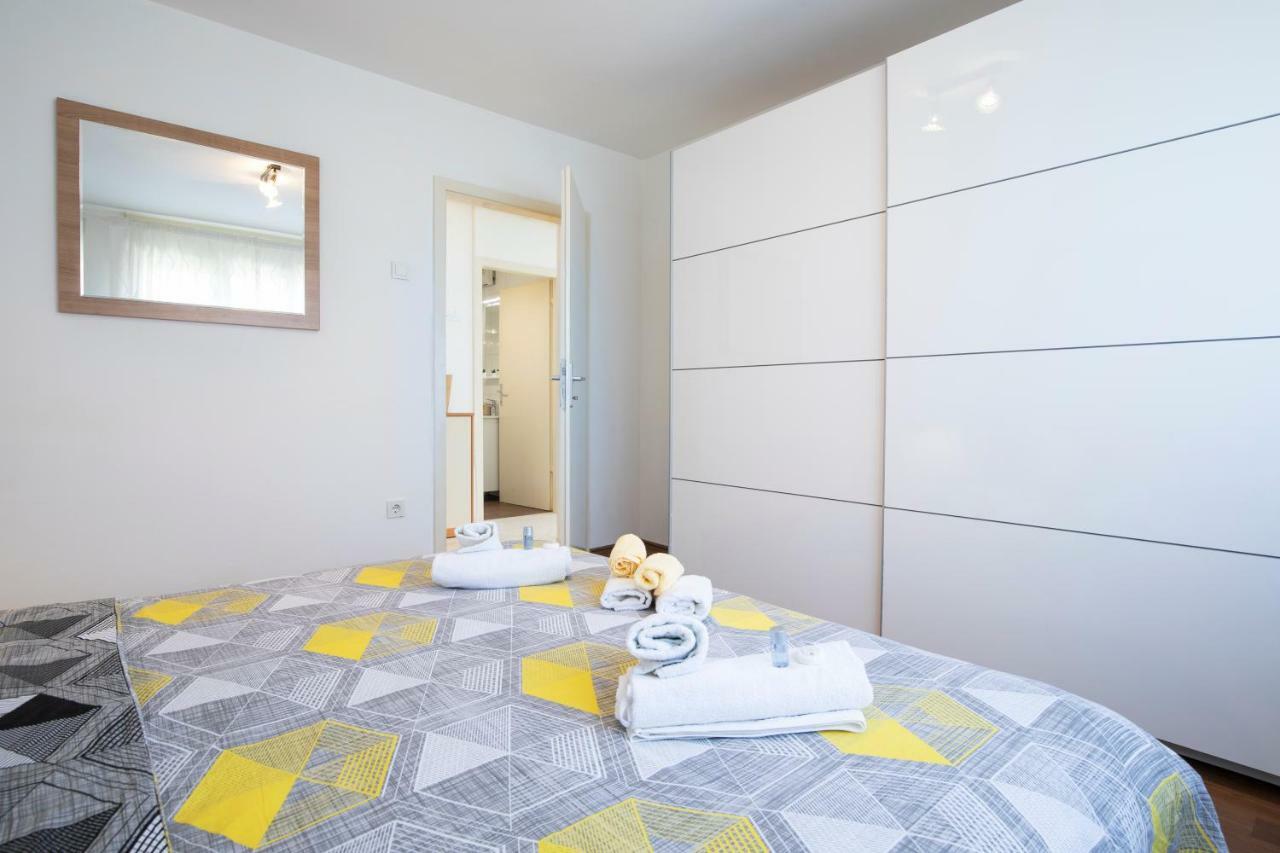 Castropola Apartment ภายนอก รูปภาพ